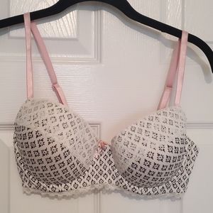 LAURA ASHLEY LIGHTLY PADDED REAR CLOSE BRA 36C